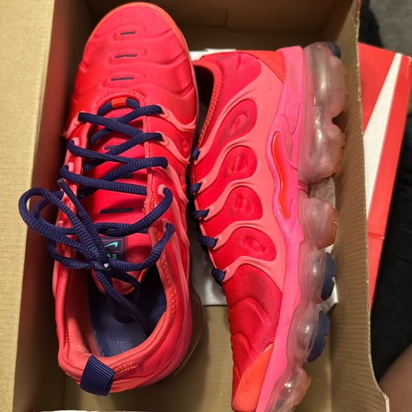 Pink and Purple VAPORMAX PLUS - Picture 1 of 2